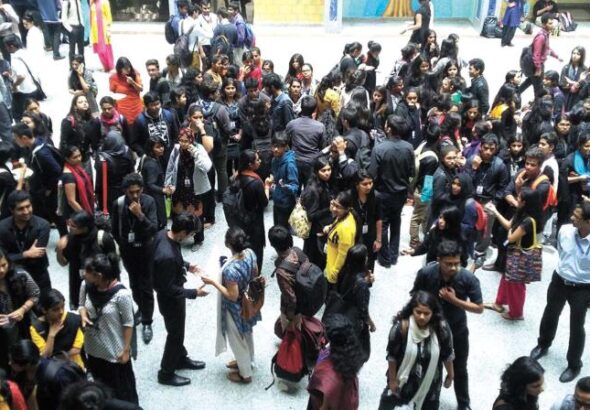 dc-Cover-v3hj80nqvka8rae21kd046ae16-20160806233527.Medi